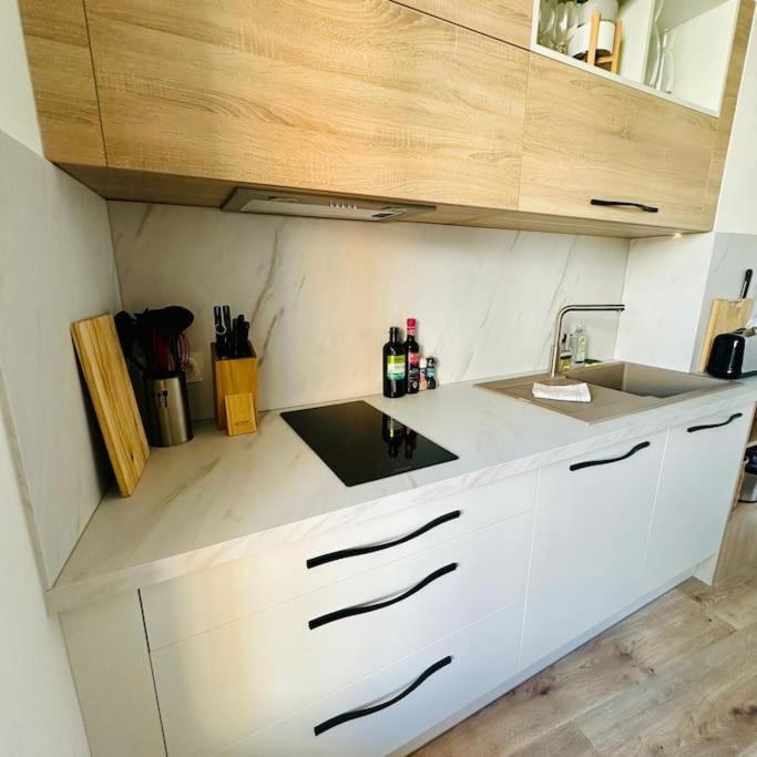 Ferienwohnung L'Echappee Chic Au Coeur De Valence Valence  Exterior foto